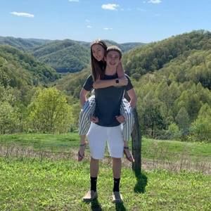 Meet your Posher, Kaitlyn